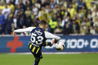 Fenerbahçe, Çaykur Rizespor'u 5-0 Mağlup Etti