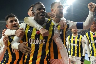 Fenerbahçe'de ilk 11 için yeni denemeler