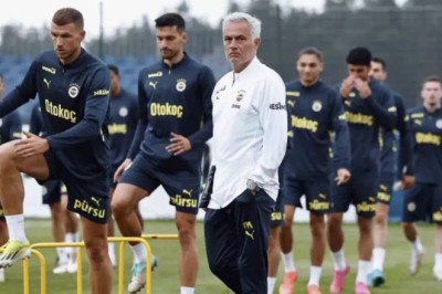 Yeni transferlere şok! Fenerbahçe, Avrupa kadrosunu açıkladı