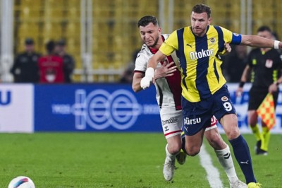 Fenerbahçe'de Dzeko 5 maçtır gol sevinci yaşayamıyor